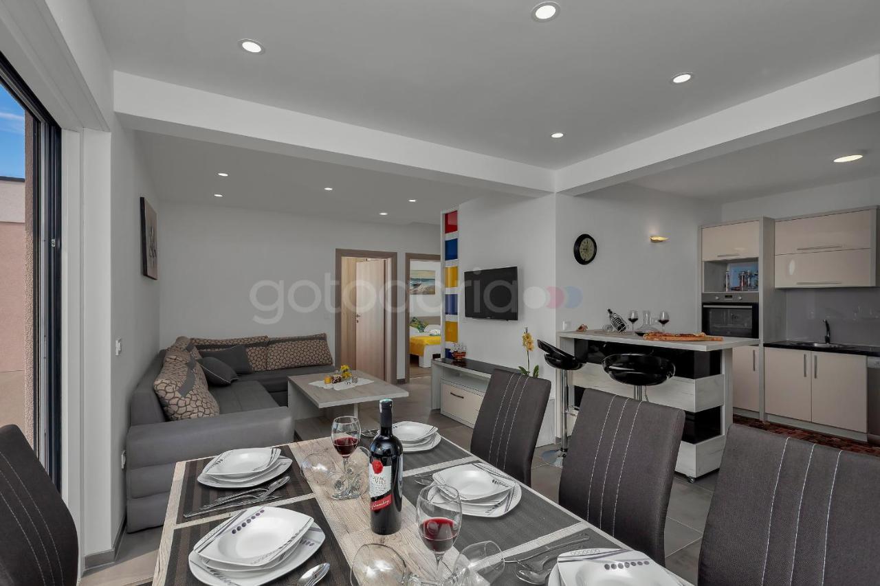 Luxury Apartment Poseidon - Free Beach Parking Макарска Экстерьер фото